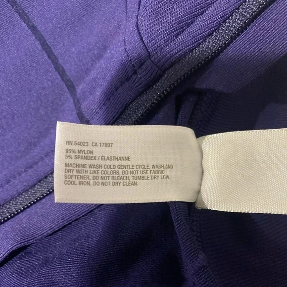 Gap Fit Athletic Jacket Womens Small Purple Running Gym Track Sport 1/4 Zip Top - Picture 8 of 8